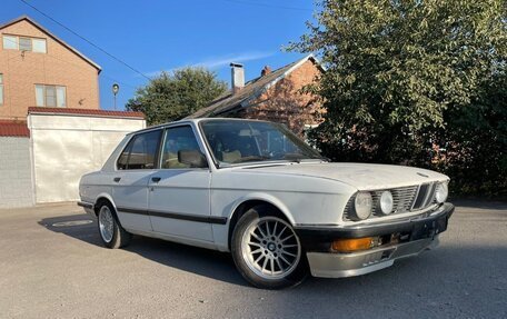 BMW 5 серия, 1983 год, 649 000 рублей, 1 фотография