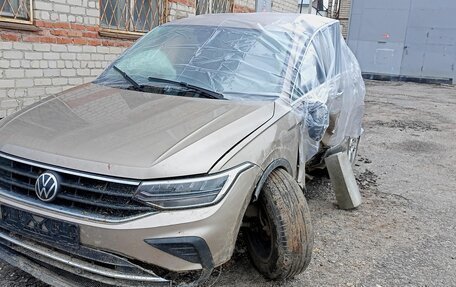 Volkswagen Tiguan II, 2020 год, 1 500 000 рублей, 2 фотография