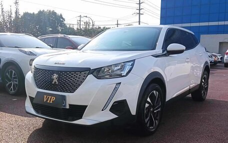 Peugeot 2008 II, 2020 год, 1 750 000 рублей, 2 фотография