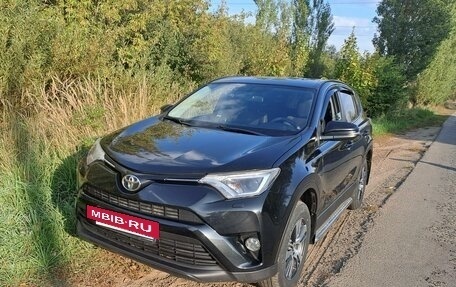 Toyota RAV4, 2016 год, 2 400 000 рублей, 3 фотография