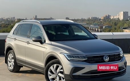 Volkswagen Tiguan II, 2021 год, 2 970 000 рублей, 2 фотография