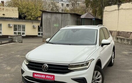 Volkswagen Tiguan II, 2020 год, 3 850 000 рублей, 1 фотография