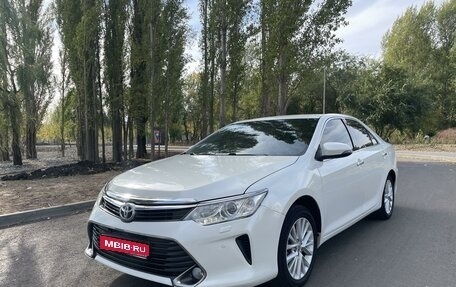 Toyota Camry, 2015 год, 2 200 000 рублей, 1 фотография