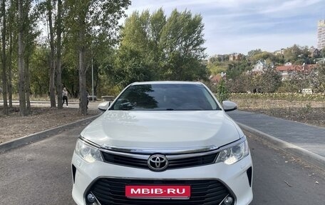 Toyota Camry, 2015 год, 2 200 000 рублей, 2 фотография