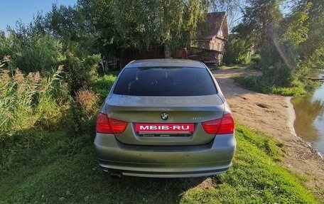 BMW 3 серия, 2011 год, 1 300 000 рублей, 4 фотография