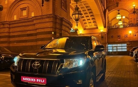 Toyota Land Cruiser Prado 150 рестайлинг 2, 2021 год, 6 890 000 рублей, 7 фотография