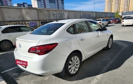 Opel Astra J, 2013 год, 1 100 000 рублей, 4 фотография