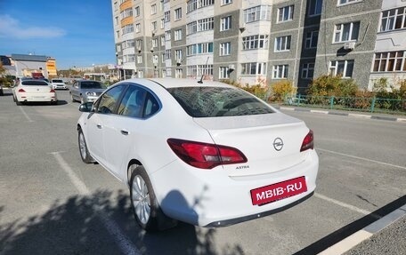 Opel Astra J, 2013 год, 1 100 000 рублей, 3 фотография