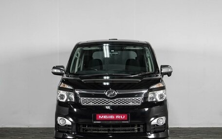 Toyota Voxy II, 2012 год, 1 899 000 рублей, 3 фотография