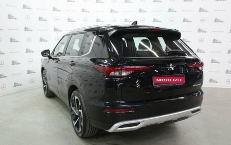 Mitsubishi Outlander, 2022 год, 4 500 000 рублей, 7 фотография