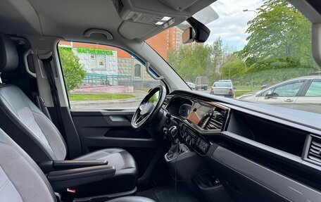 Volkswagen Multivan T6 рестайлинг, 2021 год, 6 499 999 рублей, 15 фотография