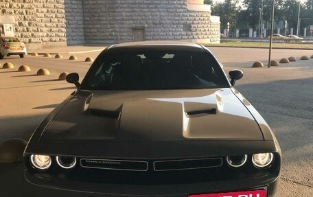 Dodge Challenger III рестайлинг 2, 2023 год, 7 325 000 рублей, 2 фотография