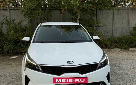 KIA Rio IV, 2020 год, 1 790 000 рублей, 2 фотография