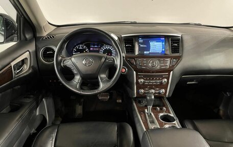 Nissan Pathfinder, 2015 год, 1 900 000 рублей, 9 фотография