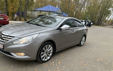 Hyundai Sonata VI, 2011 год, 1 120 000 рублей, 3 фотография