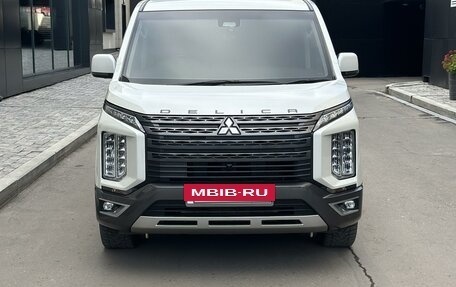 Mitsubishi Delica D:5 I, 2020 год, 4 100 000 рублей, 2 фотография