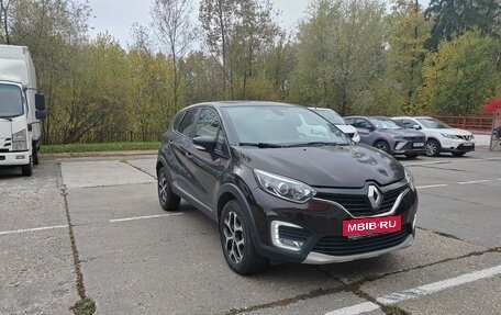 Renault Kaptur I рестайлинг, 2019 год, 1 800 000 рублей, 4 фотография