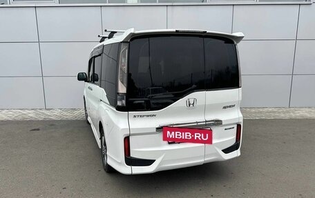 Honda Stepwgn IV, 2018 год, 2 600 000 рублей, 7 фотография