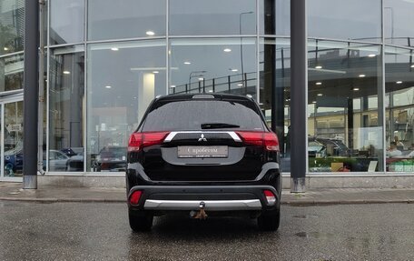 Mitsubishi Outlander III рестайлинг 3, 2016 год, 2 390 000 рублей, 4 фотография