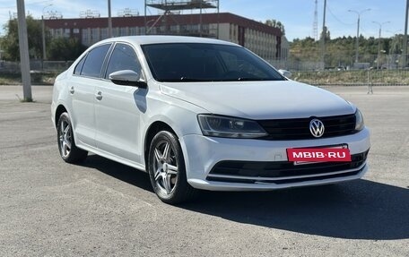 Volkswagen Jetta VI, 2015 год, 890 000 рублей, 6 фотография