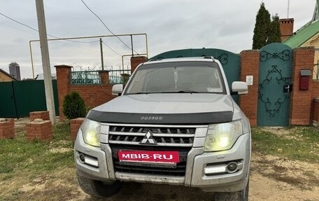 Mitsubishi Pajero IV, 2011 год, 1 950 000 рублей, 2 фотография