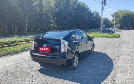 Toyota Prius, 2015 год, 1 380 000 рублей, 4 фотография