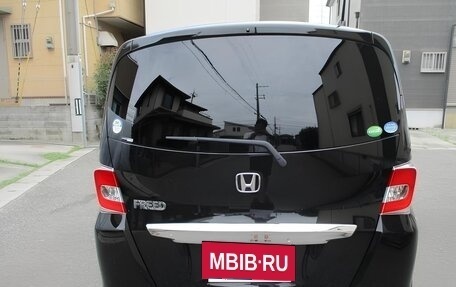 Honda Freed I, 2013 год, 1 020 000 рублей, 5 фотография