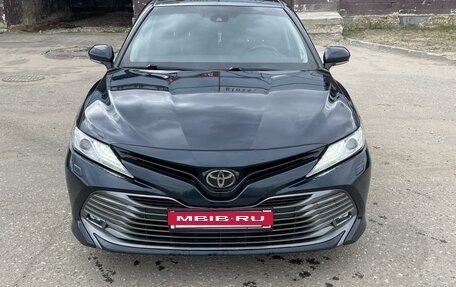 Toyota Camry, 2018 год, 2 970 000 рублей, 3 фотография