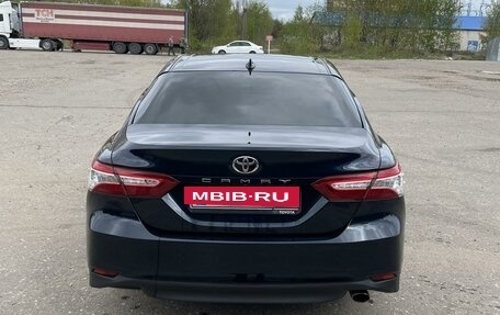 Toyota Camry, 2018 год, 2 970 000 рублей, 5 фотография