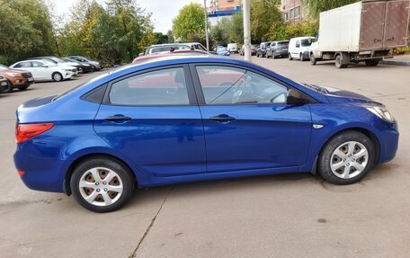 Hyundai Solaris II рестайлинг, 2011 год, 910 000 рублей, 4 фотография