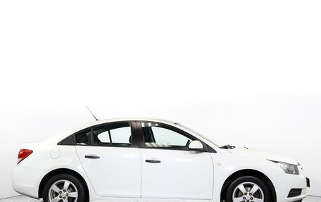 Chevrolet Cruze II, 2010 год, 915 000 рублей, 4 фотография