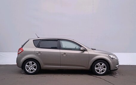 KIA cee'd I рестайлинг, 2010 год, 715 000 рублей, 4 фотография