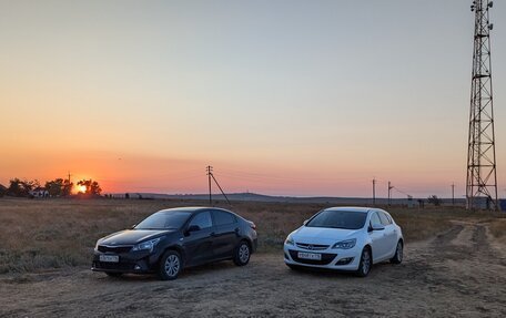 Opel Astra J, 2013 год, 900 000 рублей, 2 фотография