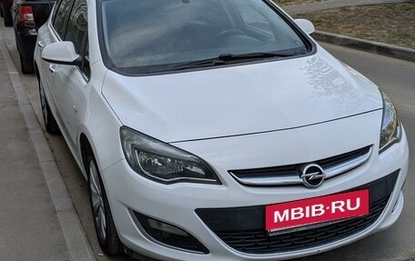 Opel Astra J, 2013 год, 900 000 рублей, 3 фотография