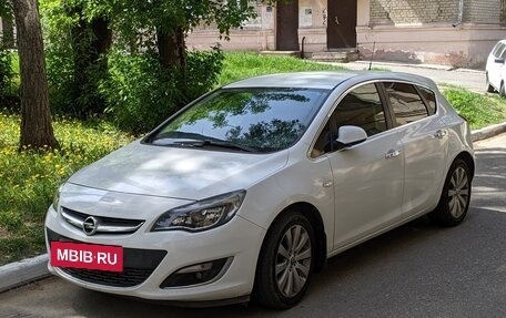 Opel Astra J, 2013 год, 900 000 рублей, 4 фотография