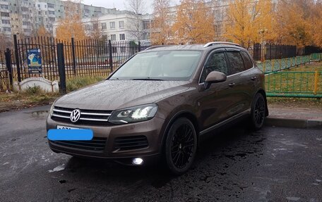 Volkswagen Touareg III, 2011 год, 2 200 000 рублей, 2 фотография