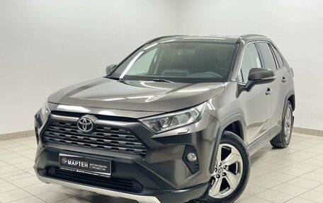 Toyota RAV4, 2021 год, 3 320 000 рублей, 1 фотография