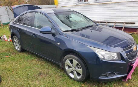 Chevrolet Cruze II, 2010 год, 900 000 рублей, 14 фотография