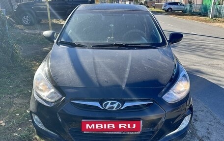 Hyundai Solaris II рестайлинг, 2014 год, 1 100 000 рублей, 1 фотография