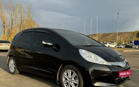 Honda Fit III, 2011 год, 1 030 000 рублей, 2 фотография