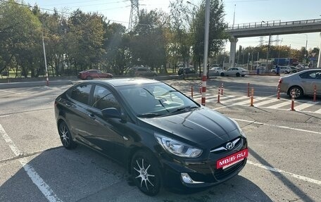 Hyundai Solaris II рестайлинг, 2012 год, 700 000 рублей, 3 фотография