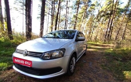 Volkswagen Polo VI (EU Market), 2011 год, 680 000 рублей, 2 фотография