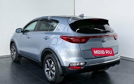 KIA Sportage IV рестайлинг, 2020 год, 2 465 000 рублей, 4 фотография