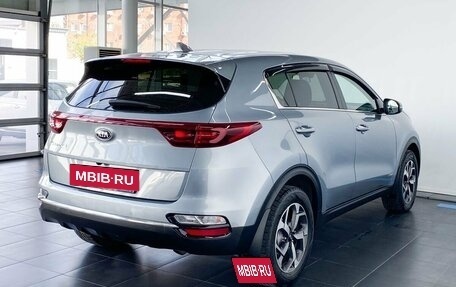 KIA Sportage IV рестайлинг, 2020 год, 2 465 000 рублей, 5 фотография