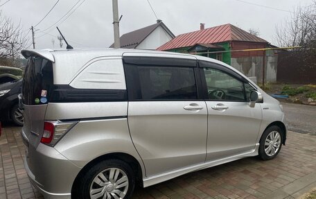 Honda Freed I, 2014 год, 1 170 000 рублей, 5 фотография