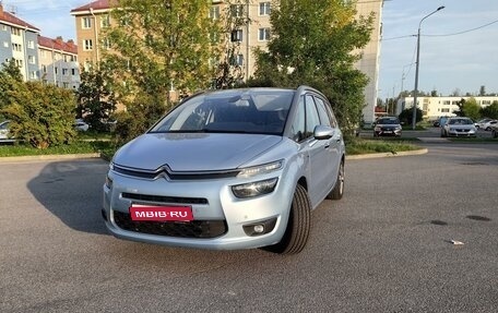 Citroen C4 Picasso II рестайлинг, 2016 год, 1 880 000 рублей, 1 фотография