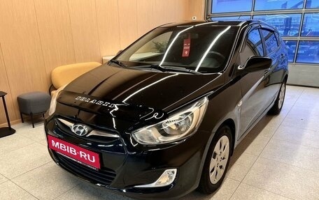 Hyundai Solaris II рестайлинг, 2012 год, 900 000 рублей, 4 фотография