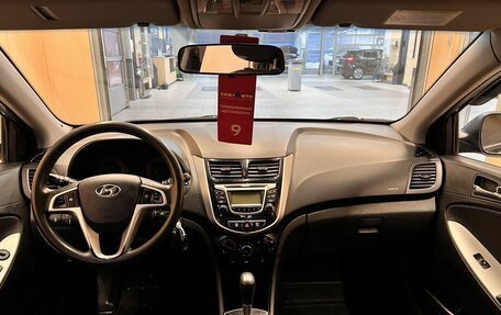 Hyundai Solaris II рестайлинг, 2012 год, 900 000 рублей, 19 фотография