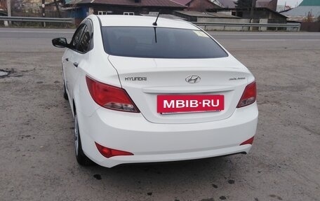 Hyundai Solaris II рестайлинг, 2015 год, 1 200 000 рублей, 2 фотография