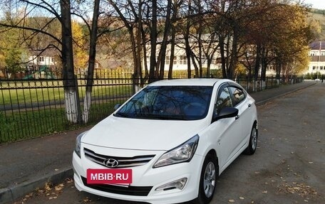 Hyundai Solaris II рестайлинг, 2015 год, 1 200 000 рублей, 8 фотография